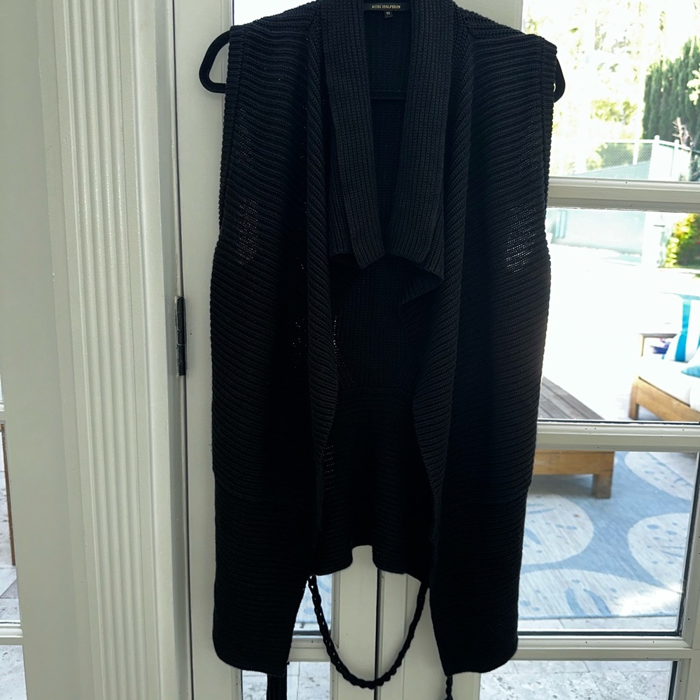 Vest with belt